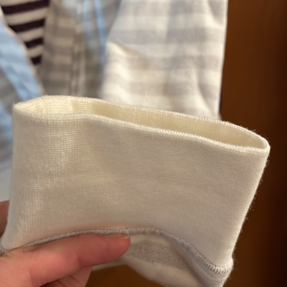 Nomis Sweater Medium - Picture 10 of 12